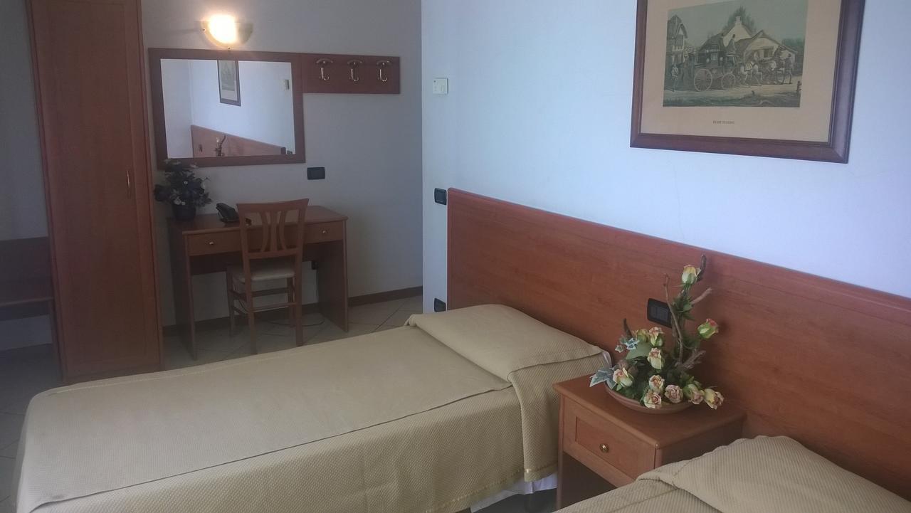 Hotel Ponte Autostrada Seriate Buitenkant foto